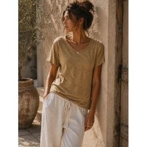 SAGA Made In Italy Womens Tan Slub Knit Star Patch Raw Edge Short Sleeve T-Shirt